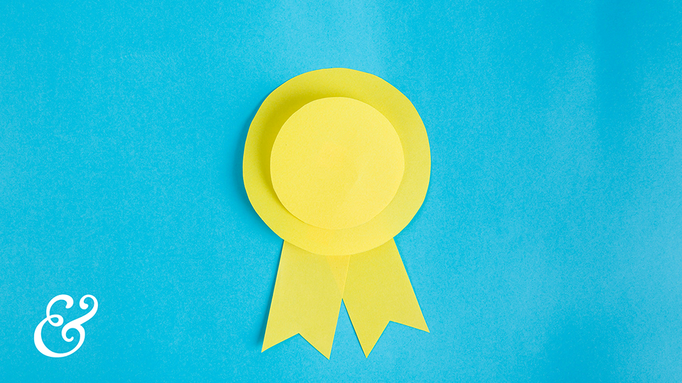 4 Ways To Build A Meaningful Employee Recognition Program